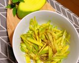 Hình bước làm 2 của món Xoài xanh mắm đường