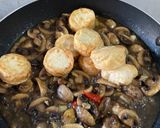 Foto langkah ke 3 dari resep Tumis Jamur Tofu.