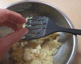 Foto del paso 5 de la receta: Frico friuliano 🥔 La tortilla italiana de papa sin huevo 🥔 Papa, cebolla, queso, AOVE y pimienta 🇮🇹