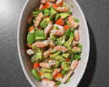 Foto del paso 2 de la receta: Ensalada cóctel de marisco 🦐🦐🦐