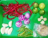 Foto langkah ke 1 dari resep Cumi Bumbu Rarang khas Lombok Timur.