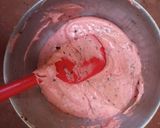 A picture of step 4 of Strawberry Cupcakes.