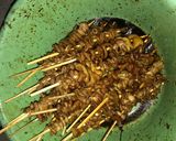 Foto langkah ke 4 dari resep Sate Usus Bumbu Kecap Simple.
