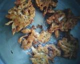 A picture of step 8 of Onion, Potato mix Pakoray.