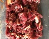 Hình bước làm 1 của món Bò cuốn cải