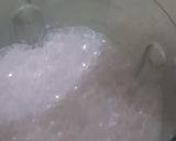 A picture of step 2 of Strawberry shake.