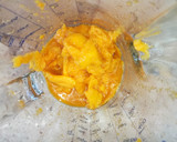 Foto del paso 2 de la receta: Batido helado de mango 😜😜😜