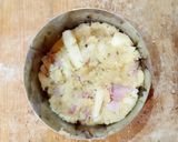 Foto del passaggio 5 della ricetta Medaglioni farciti con patate e formaggio