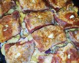 Sült oldalas hagymás krumpliágyon recept fázis 2 fotója