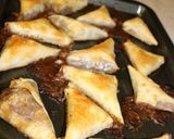 A picture of step 8 of Baked steak and kidney samoosas.