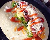 Foto langkah ke 3 dari resep Taco/tortila Sayur Gulung.