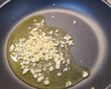 Foto del paso 1 de la receta: Revuelto de champiñones y alcachofas