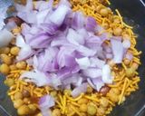 A picture of step 2 of Namkeen mixture bhel.