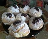 Foto del paso 4 de la receta: Profiteroles rellenos con merengue y mermelada de mora