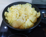 Foto del paso 2 de la receta: Tortilla de patatas con poco aceite