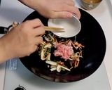 肉絲炒麵的食譜步驟9照片