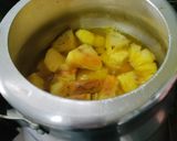 A picture of step 1 of Sweet Sour Pineapple Curry.