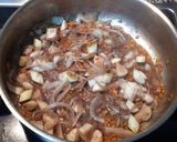 Foto del paso 3 de la receta Solomillo de cerdo al Oporto con arándanos, dátiles y pasas de corinto
