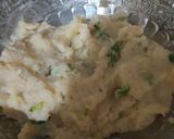 A picture of step 4 of Potato noodles mayo balls.