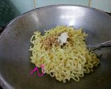 Foto langkah ke 1 dari resep Mie Goreng Cone.