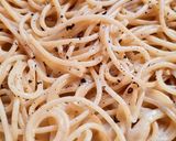 Foto del paso 9 de la receta: Spaghetti cacio e pepe 🇮🇹 Espaguetis con queso y pimienta negra 🍝