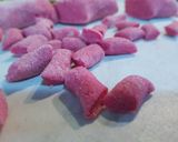Foto del passaggio 1 della ricetta Gniochi di patate con Rapa Rossa e Pesto