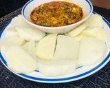 A picture of step 2 of Cooked yam with egg & spinach sauce🍽🥚🌶🍅🧅.