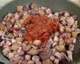 Foto langkah ke 4 dari resep Cumi Asin Terong Tumis Sambal Tomat.