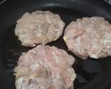 Foto del paso 3 de la receta: Sándwich de pollo y cebollas grilladas🥪🧀🍗