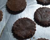 Foto del paso 2 de la receta: Alfajores de Dulce de Leche y Chocolate con Masa de Chocolinas
