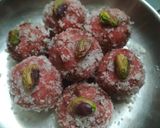 गुलकंद लाडू (gulkand ladoo recipe in marathi) रेसिपी स्टेप 3 फोटो 