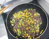 Hình bước làm 2 của món Bò băm xào ngô đậu