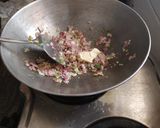 A picture of step 1 of Chilli garlic masala rice.