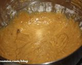 Foto del paso 2 de la receta: Bundt cake de galletas y lacasitos