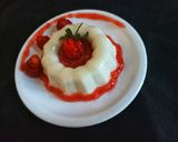 Foto del paso 11 de la receta: Panna cotta de coco con cuolis de fresa