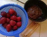 Foto del paso 1 de la receta: Fresas bañadas en chocolate 🍓🍫