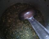 A picture of step 3 of Lahsuniya Dal Palak.