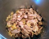 Foto del paso 5 de la receta: Estofado de ternera con patatas (en olla exprés)