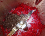 Foto del paso 2 de la receta: Helado de fresas, chía y leche de coco