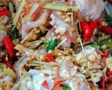 รูปขั้นตอนการทำที่ 2 ของ แกงไก่ใส่วุ้นเส้นน้ำปลาร้า