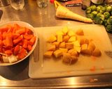 Foto del paso 2 de la receta: Guisito hortalizado a contramano, no........, ni ahí, bien de izq