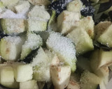 Foto del paso 1 de la receta: Ensalada de Berenjena, Morrón Asado, Aceitunas y Queso
