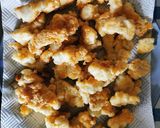 Foto langkah ke 4 dari resep Ikan goreng tepung saus asam manis.