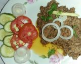 A picture of step 2 of Bhuna hua qeema.