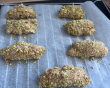 Foto del paso 4 de la receta: Rollitos de pechuga de pollo con crocante pistacho