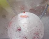 वनीला स्ट्रॉबेरी शेक (vanilla strawberry recipe in Hindi) रेसिपी चरण 3 फोटो