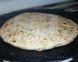 A picture of step 9 of Aloo palak paratha.