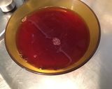Une image de l'étape 2 de Compote de pêches de vigne et pruneaux.