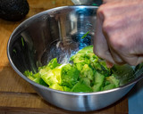 Foto del paso 1 de la receta: El guacamole de Gladys 🇵🇪