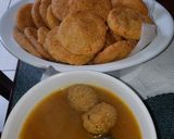 A picture of step 9 of Meatball Soup with Cheese Fritters (Sopa de Albóndigas y Capirotadas de Queso).
